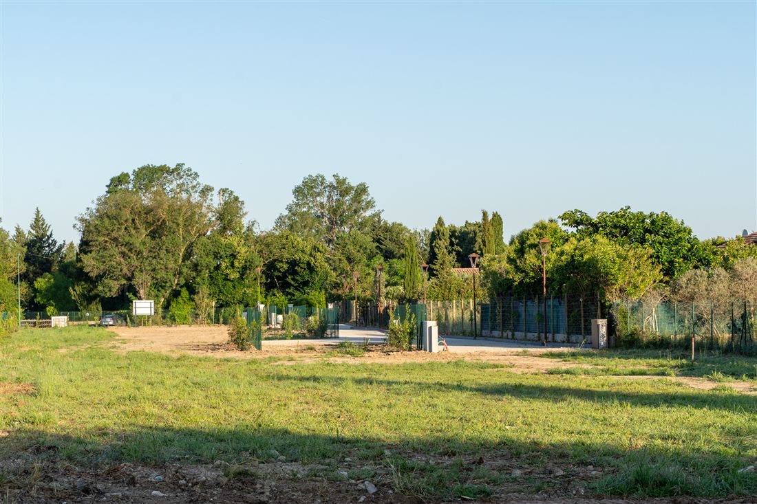 Parcelle viabilisée prête à bâtir — Fontvieille Saint-Benoît